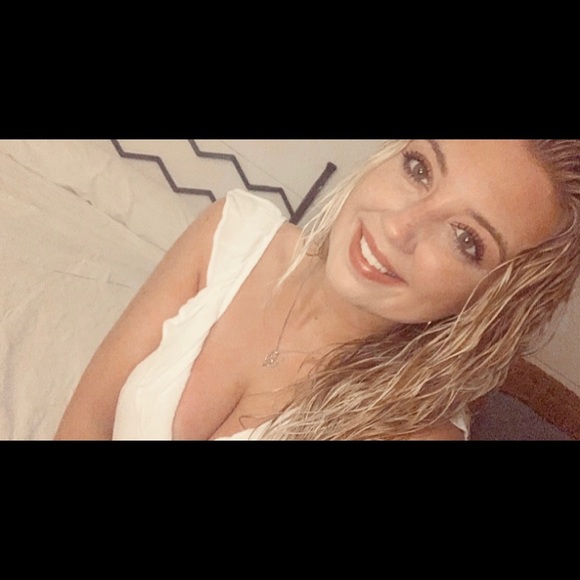 Meet your Posher, Kelsey - Picture 1 of 1